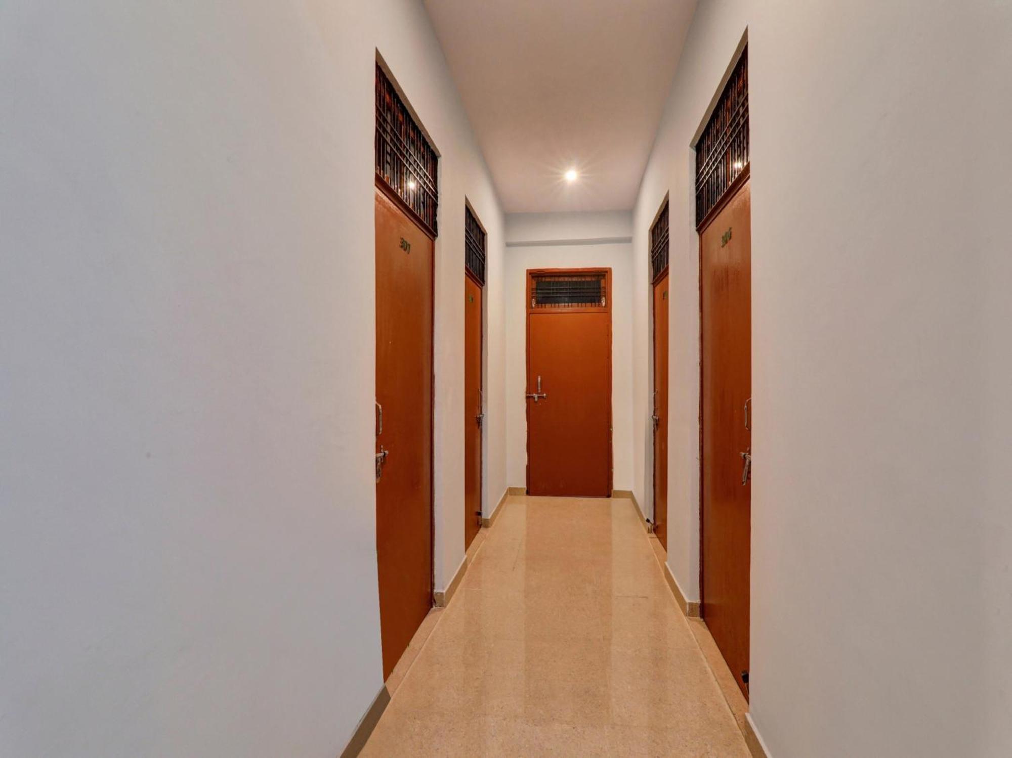 Bhauli Hotel O Aradhya Galaxy מראה חיצוני תמונה